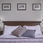 Bed & Breakfast Alexandra *
